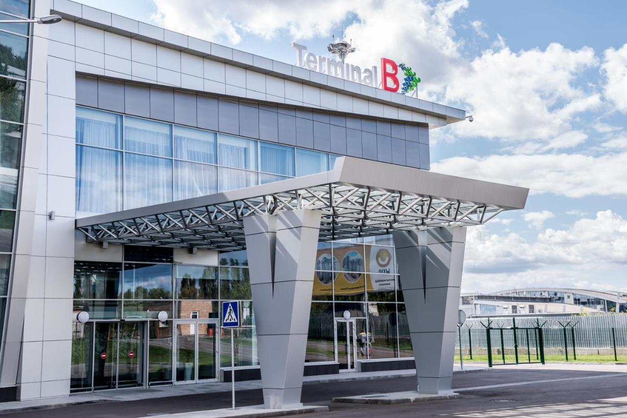 Terminal B Hotel Киев Екстериор снимка