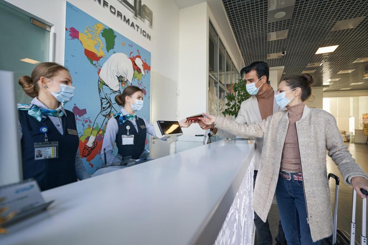Terminal B Hotel Киев Екстериор снимка
